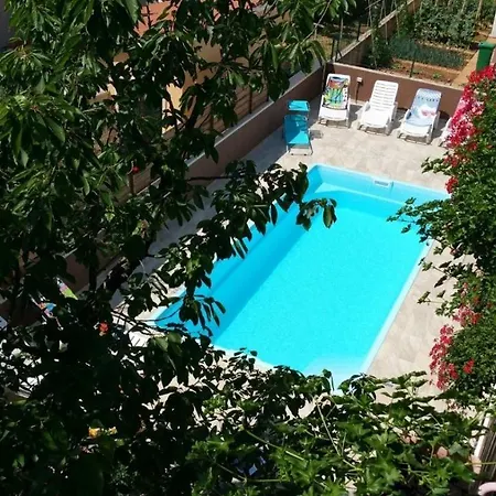 Family Friendly With A Swimming Pool - 7610 *