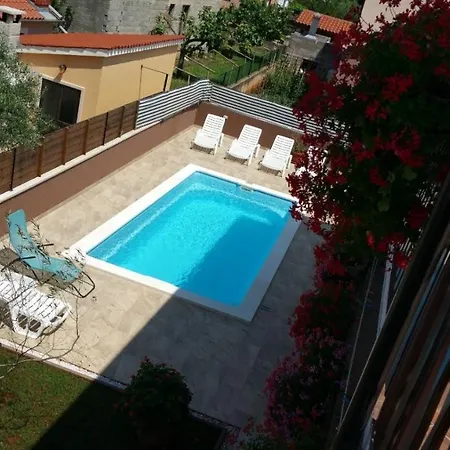 Apartment Family Friendly With A Swimming Pool - 7610 *