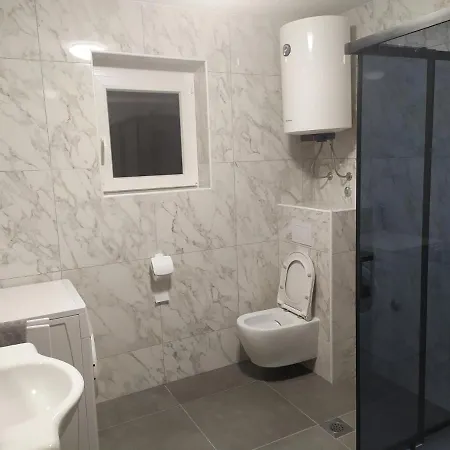 Family Friendly With A Swimming Pool - 7610 Lejlighed