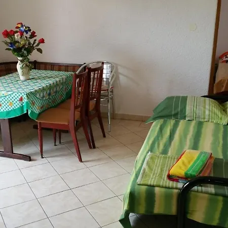 Family Friendly With A Swimming Pool - 7610 Apartment
