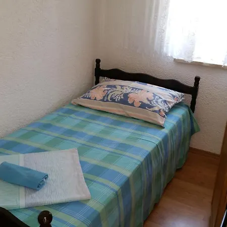 Apartment Family Friendly With A Swimming Pool - 7610 Pula