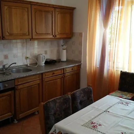 Family Friendly With A Swimming Pool - 7610 Apartment Pula