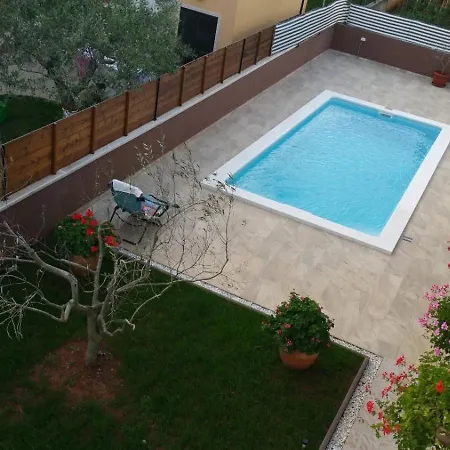Lejlighed Family Friendly With A Swimming Pool - 7610 Pula